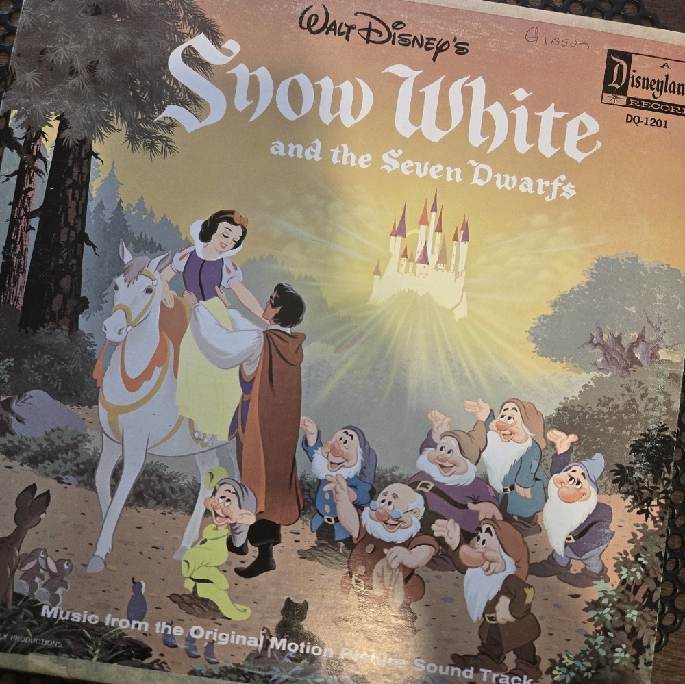 1968 Vintage Walt Disney Snow White and the Seven Dwarfs Vinyl Record Soundtrack - Picture 5 of 11
